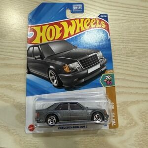 Mercedes-Benz 500 E Hot Wheels 3/10